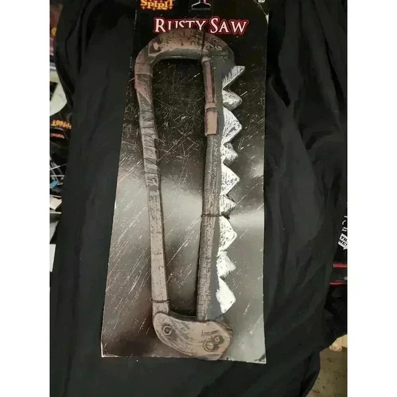 Rusty Saw - Picture 1 of 1
